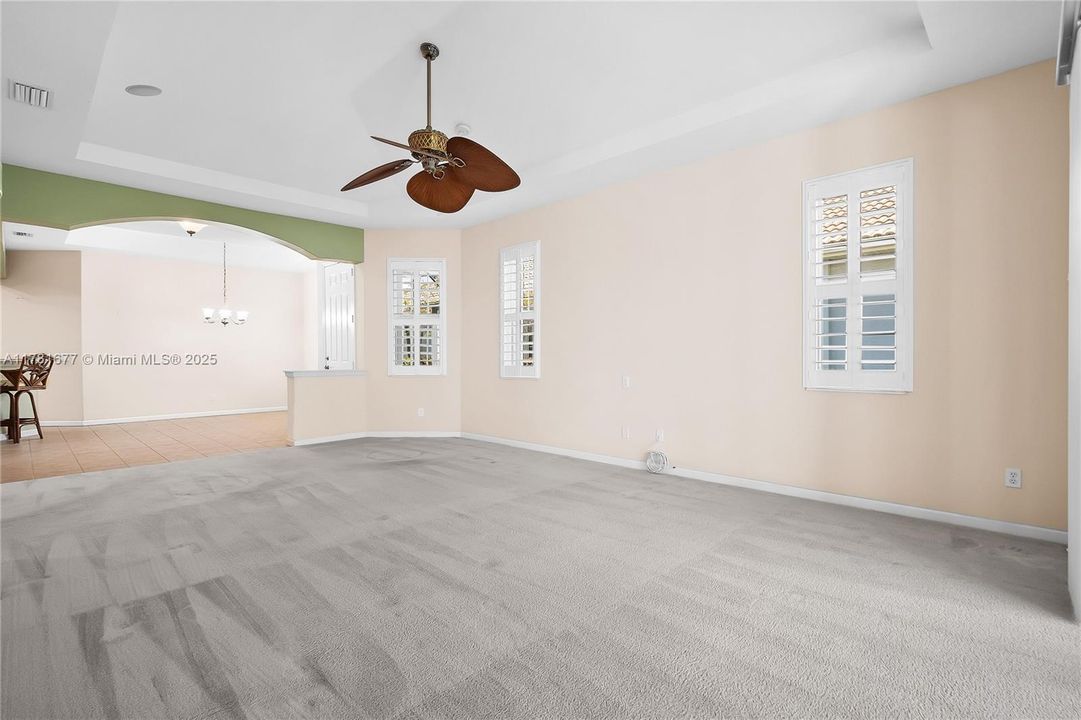 Vendido Recientemente: $439,000 (3 camas, 2 baños, 1718 Pies cuadrados)