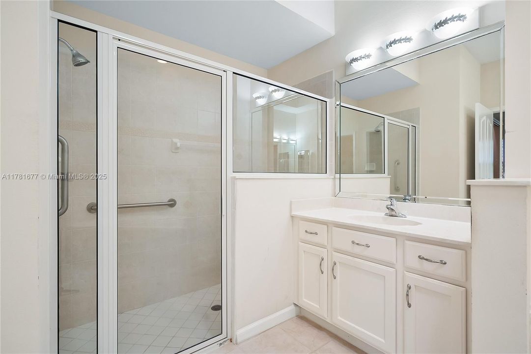 Vendido Recientemente: $439,000 (3 camas, 2 baños, 1718 Pies cuadrados)