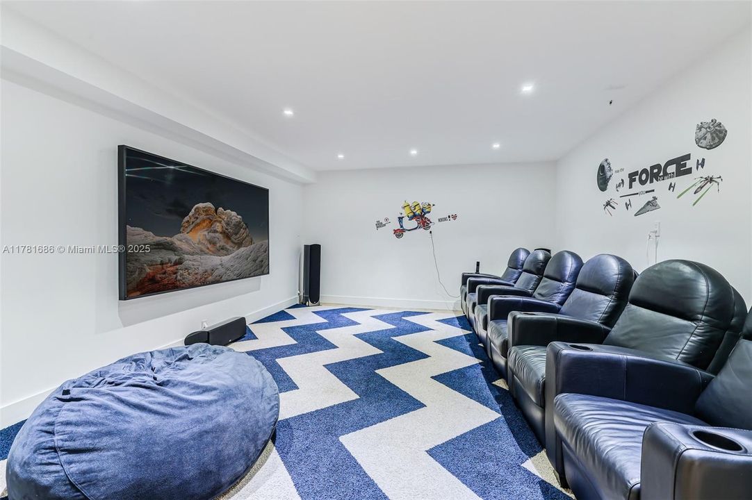 待售: $29,500,000 (6 贝兹, 6 浴室, 13147 平方英尺)