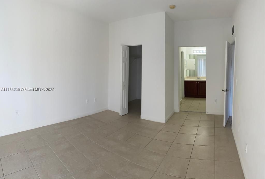 最近租的: $2,600 (3 贝兹, 2 浴室, 1750 平方英尺)