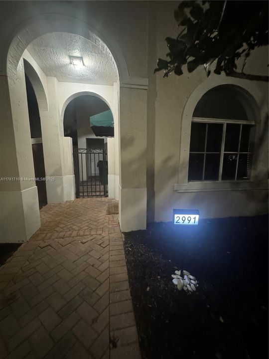 最近租的: $2,600 (3 贝兹, 2 浴室, 1750 平方英尺)