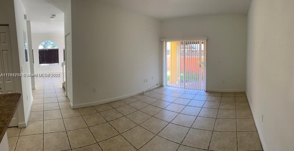 最近租的: $2,600 (3 贝兹, 2 浴室, 1750 平方英尺)