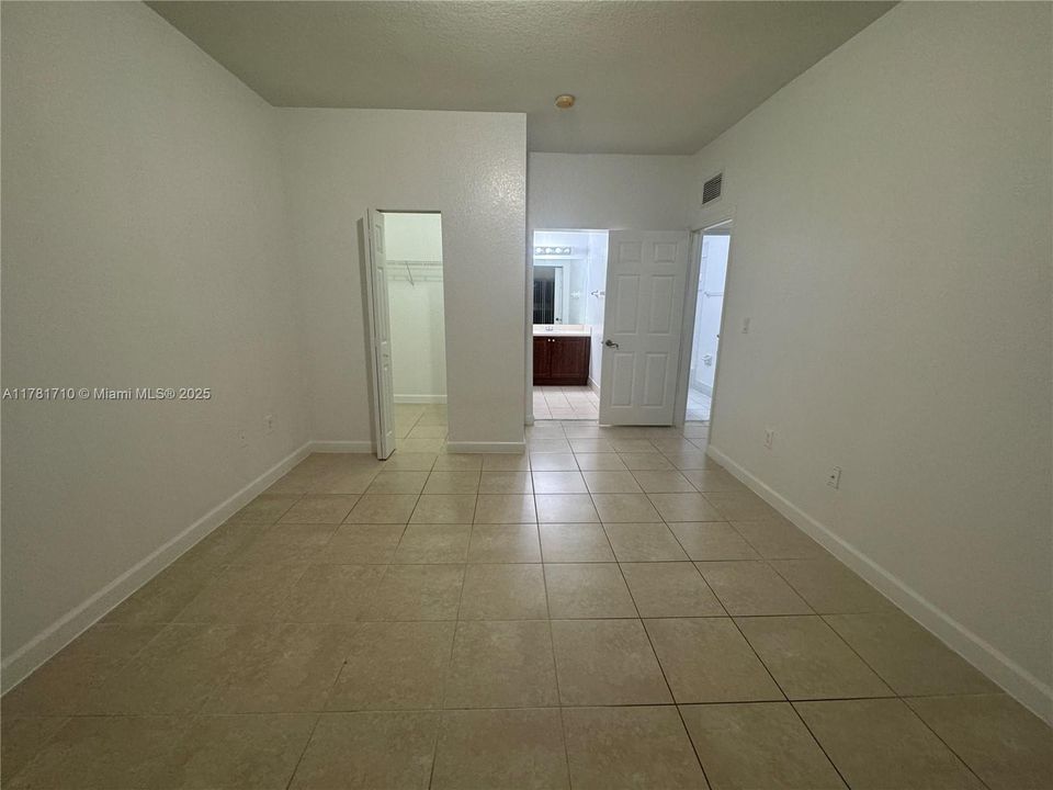 最近租的: $2,600 (3 贝兹, 2 浴室, 1750 平方英尺)