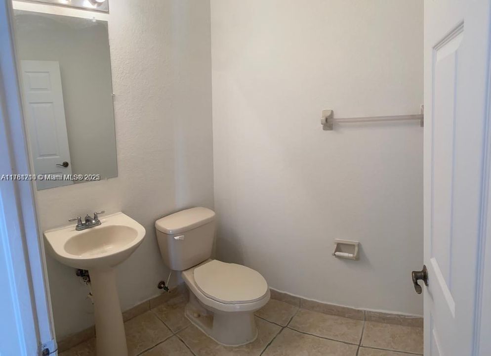 最近租的: $2,600 (3 贝兹, 2 浴室, 1750 平方英尺)