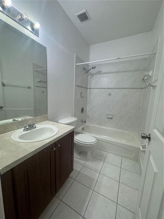 最近租的: $2,600 (3 贝兹, 2 浴室, 1750 平方英尺)