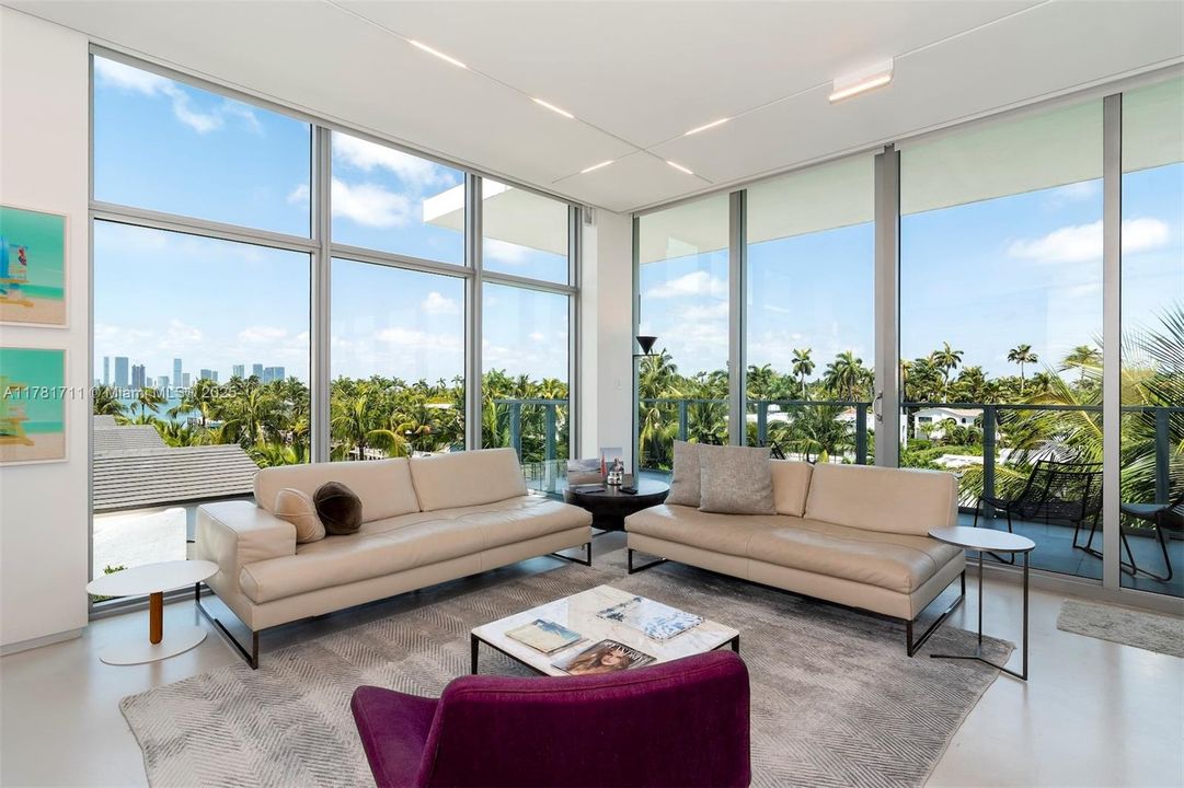 出租: $27,000 (3 贝兹, 3 浴室, 1952 平方英尺)