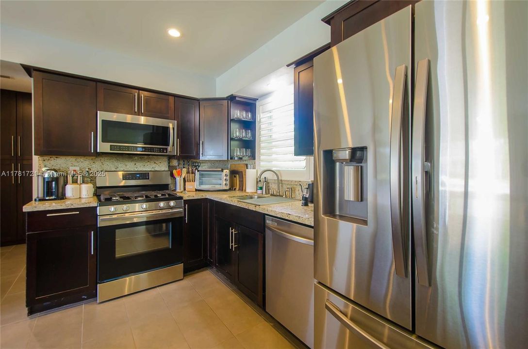 Recently Sold: $699,999 (3 beds, 2 baths, 0 Square Feet)