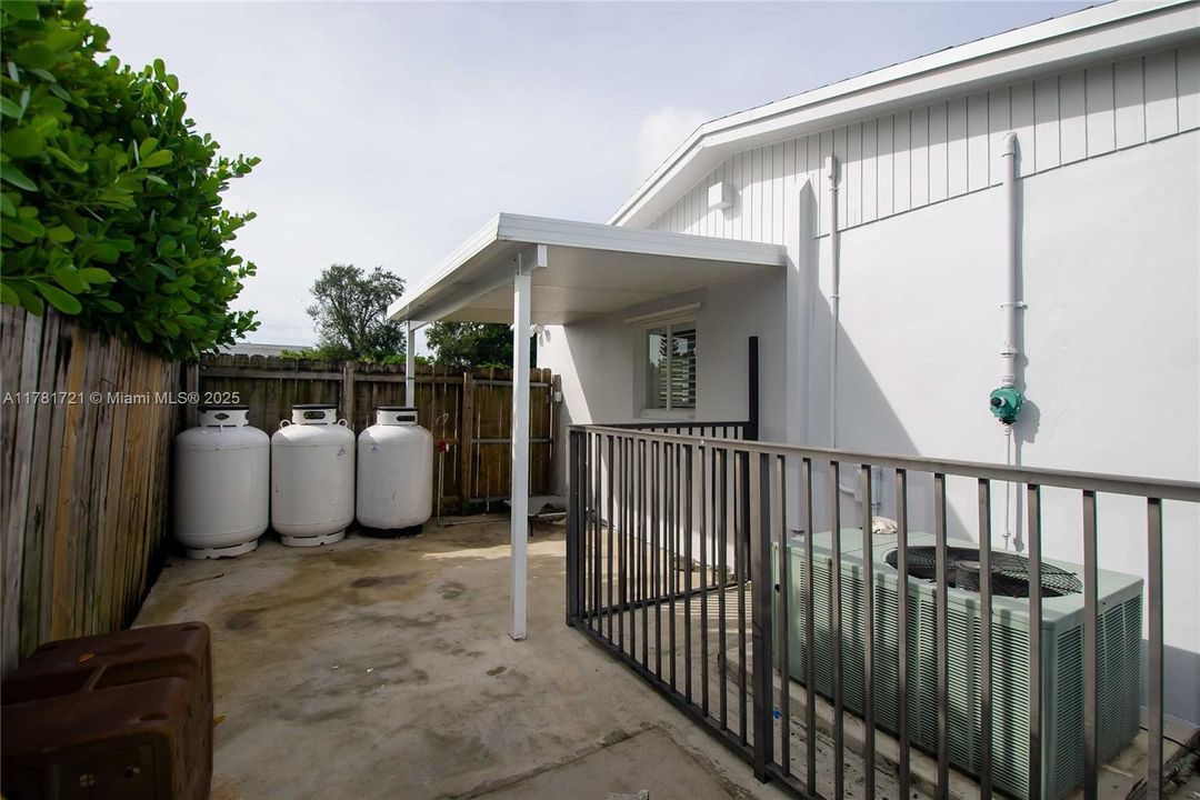 Recently Sold: $699,999 (3 beds, 2 baths, 0 Square Feet)