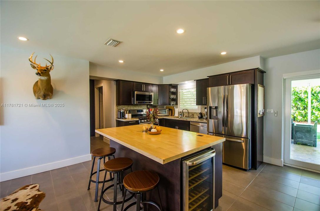 Recently Sold: $699,999 (3 beds, 2 baths, 0 Square Feet)