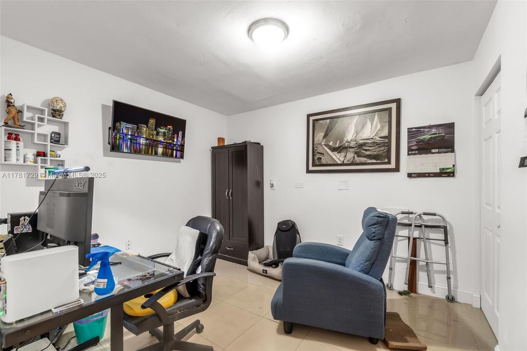 Недавно продано: $535,000 (3 спален, 2 ванн, 1880 Квадратных фут)