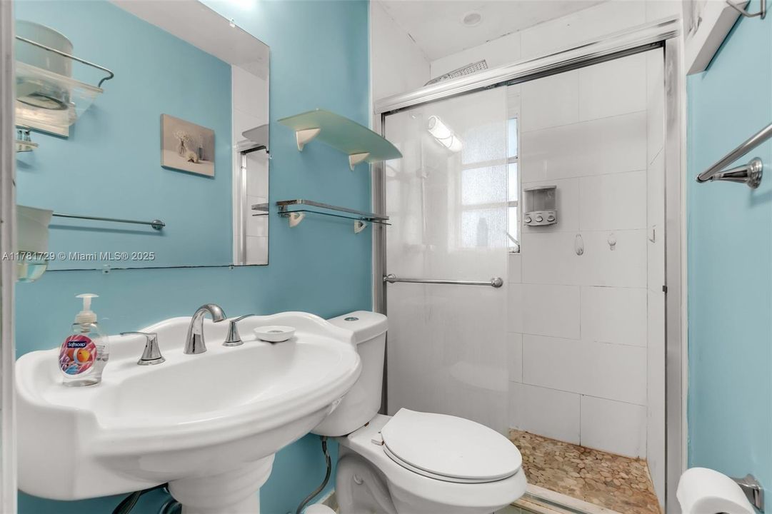 Недавно продано: $535,000 (3 спален, 2 ванн, 1880 Квадратных фут)