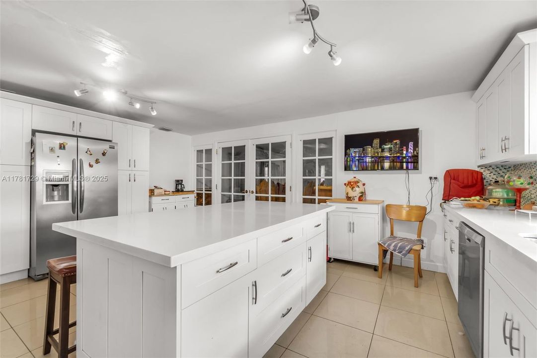 Недавно продано: $535,000 (3 спален, 2 ванн, 1880 Квадратных фут)