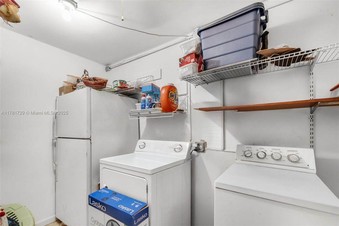 Недавно продано: $535,000 (3 спален, 2 ванн, 1880 Квадратных фут)