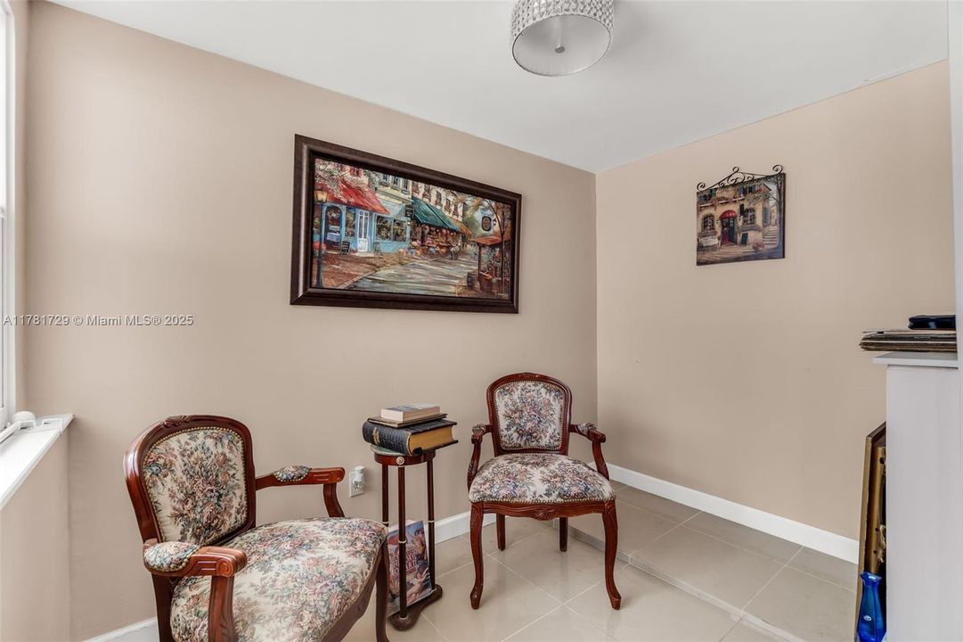 Недавно продано: $535,000 (3 спален, 2 ванн, 1880 Квадратных фут)