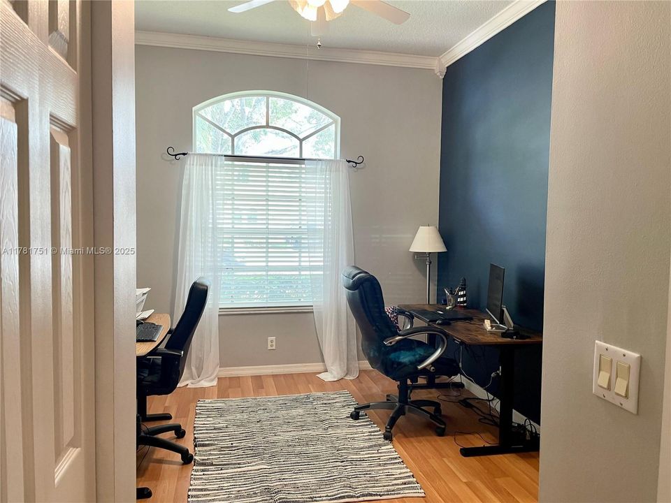 Недавно продано: $774,000 (4 спален, 2 ванн, 2249 Квадратных фут)