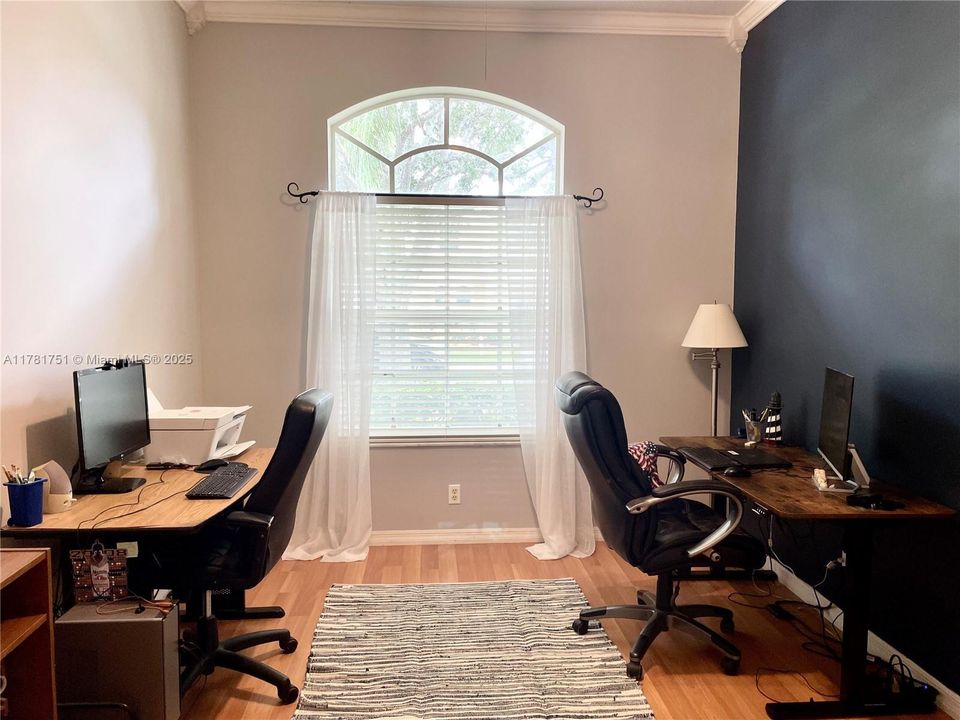 Недавно продано: $774,000 (4 спален, 2 ванн, 2249 Квадратных фут)