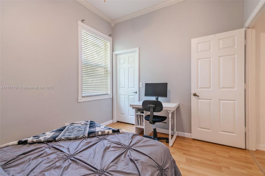 Недавно продано: $774,000 (4 спален, 2 ванн, 2249 Квадратных фут)