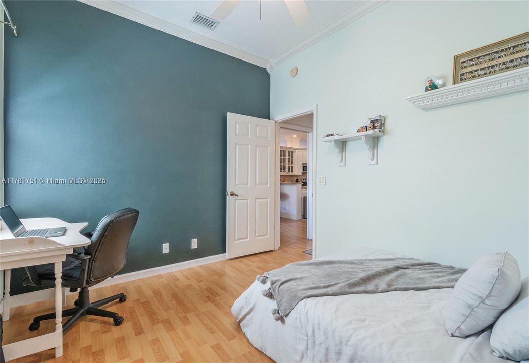 Недавно продано: $774,000 (4 спален, 2 ванн, 2249 Квадратных фут)