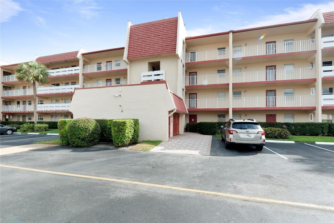 Active With Contract: $79,900 (1 beds, 1 baths, 775 Square Feet)