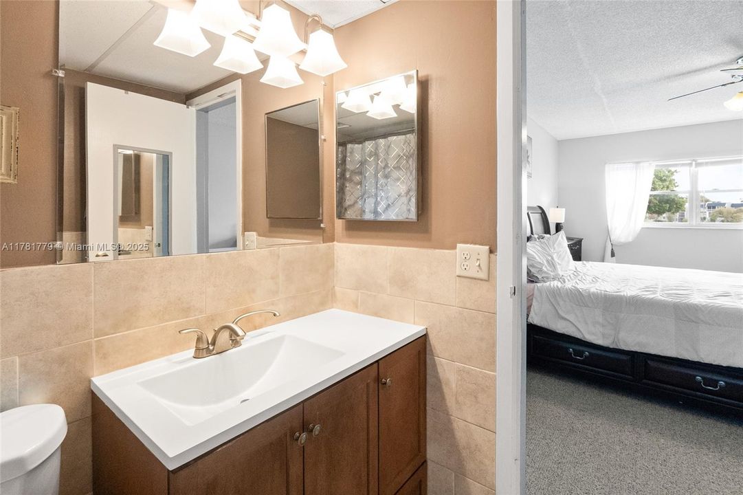 Active With Contract: $79,900 (1 beds, 1 baths, 775 Square Feet)