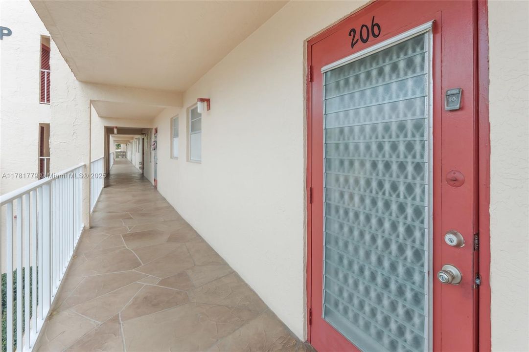 Active With Contract: $79,900 (1 beds, 1 baths, 775 Square Feet)