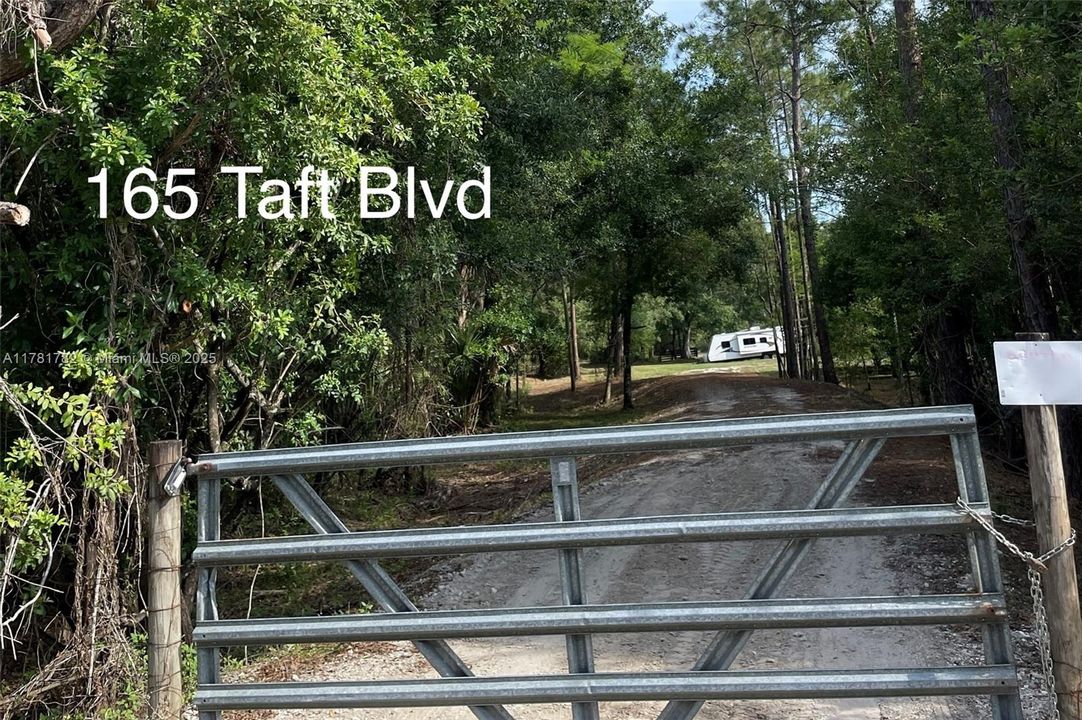 Vendido Recientemente: $395,000 (10.42 acres)