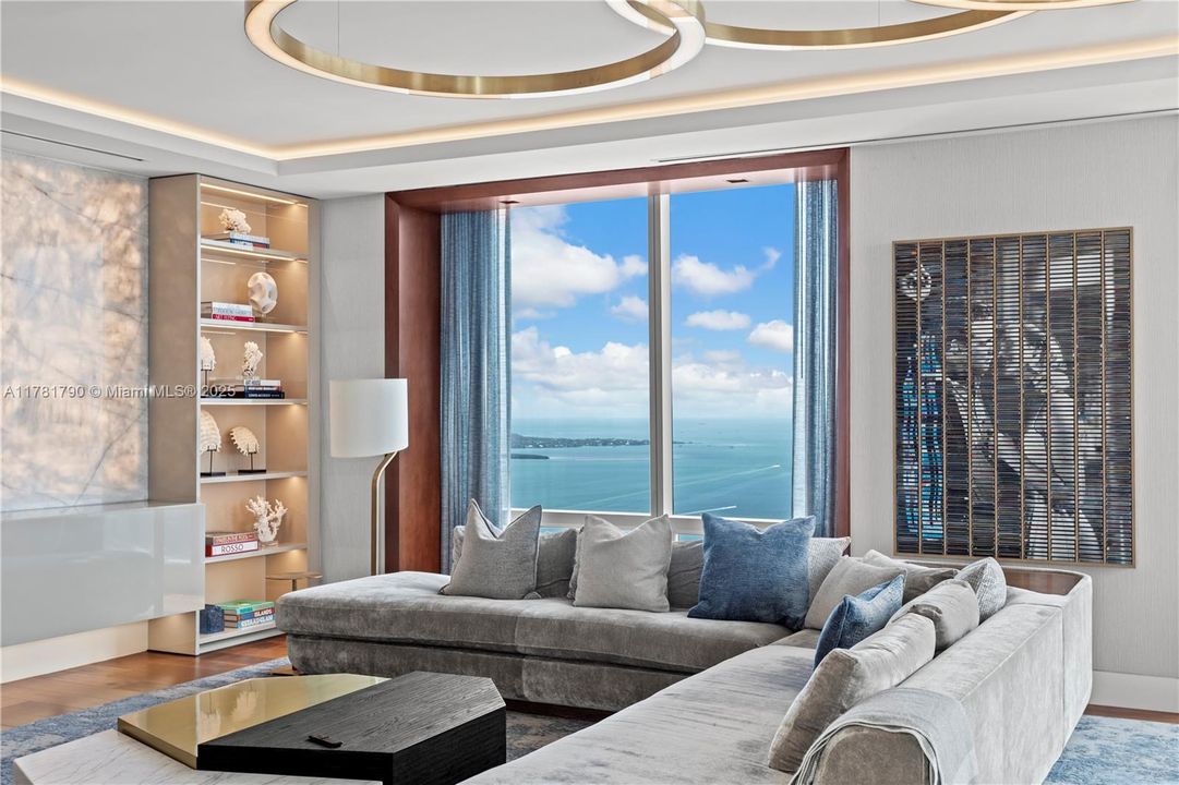 待售: $16,900,000 (2 贝兹, 3 浴室, 5798 平方英尺)