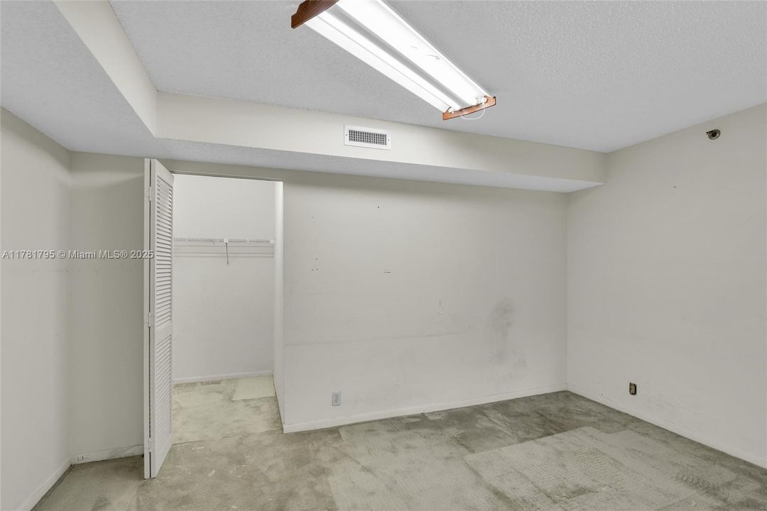 合同活跃: $210,000 (2 贝兹, 2 浴室, 1535 平方英尺)