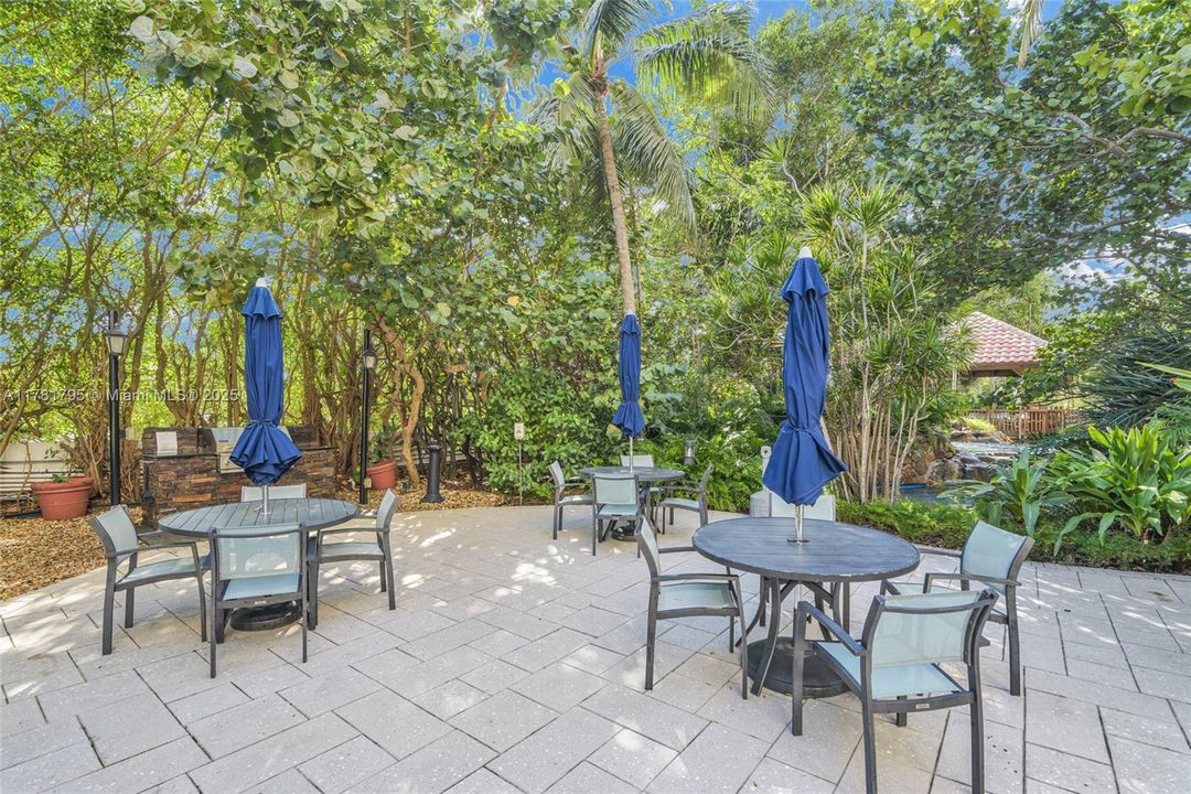 合同活跃: $210,000 (2 贝兹, 2 浴室, 1535 平方英尺)