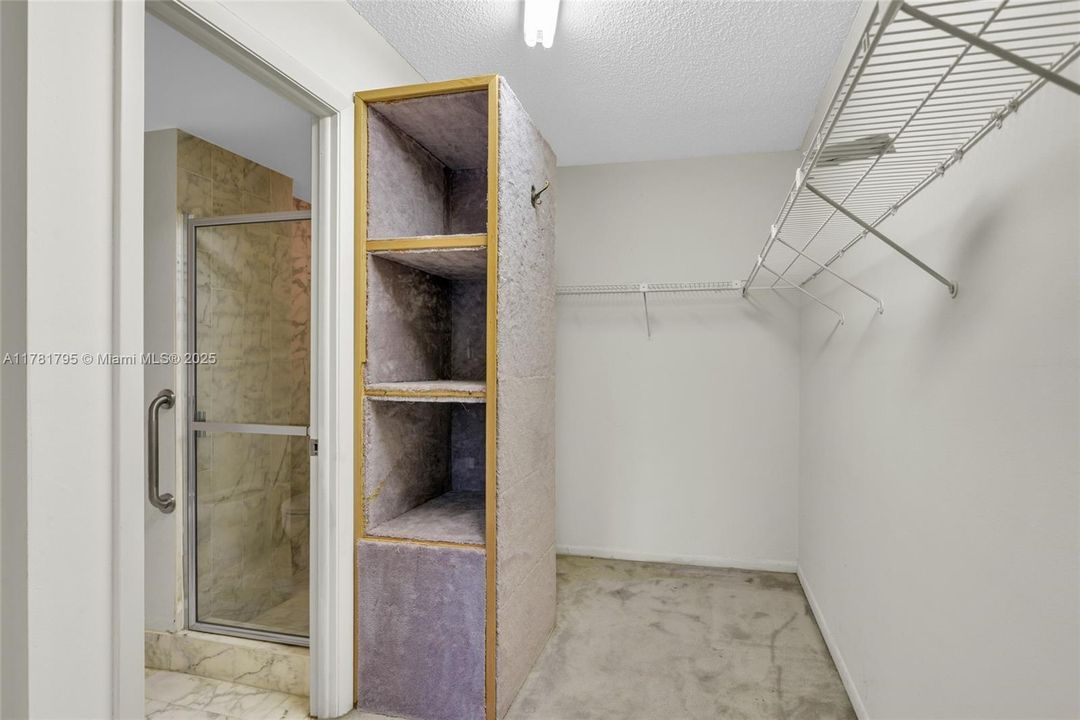 合同活跃: $210,000 (2 贝兹, 2 浴室, 1535 平方英尺)