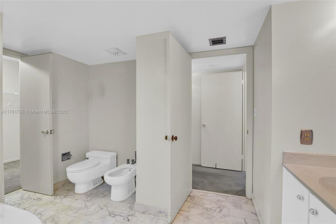 合同活跃: $210,000 (2 贝兹, 2 浴室, 1535 平方英尺)