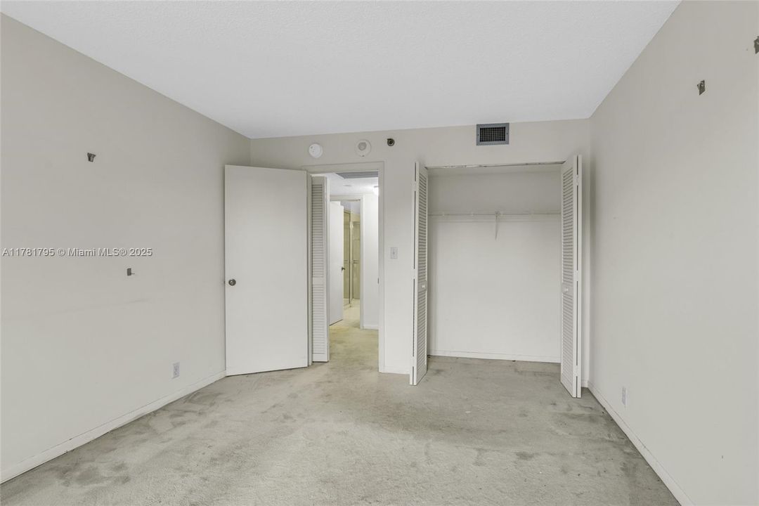 合同活跃: $210,000 (2 贝兹, 2 浴室, 1535 平方英尺)