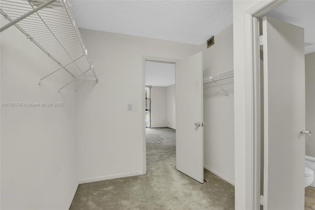 合同活跃: $210,000 (2 贝兹, 2 浴室, 1535 平方英尺)