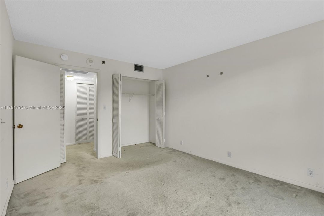 合同活跃: $210,000 (2 贝兹, 2 浴室, 1535 平方英尺)