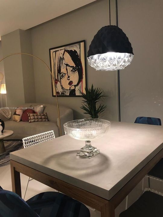 Recently Rented: $4,000 (1 beds, 1 baths, 833 Square Feet)