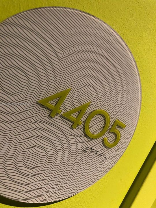 Recently Rented: $4,000 (1 beds, 1 baths, 833 Square Feet)