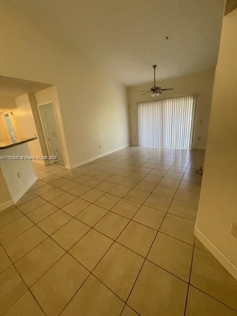 Recently Rented: $2,100 (3 beds, 2 baths, 1300 Square Feet)