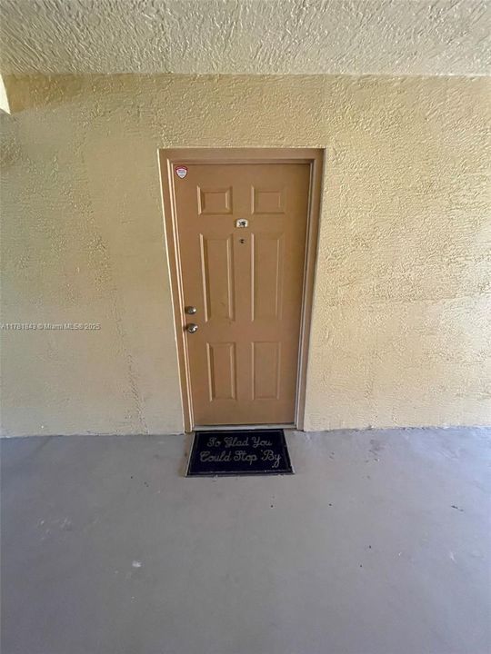 Recently Rented: $2,100 (3 beds, 2 baths, 1300 Square Feet)