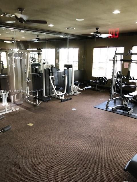 Recently Rented: $2,100 (3 beds, 2 baths, 1300 Square Feet)