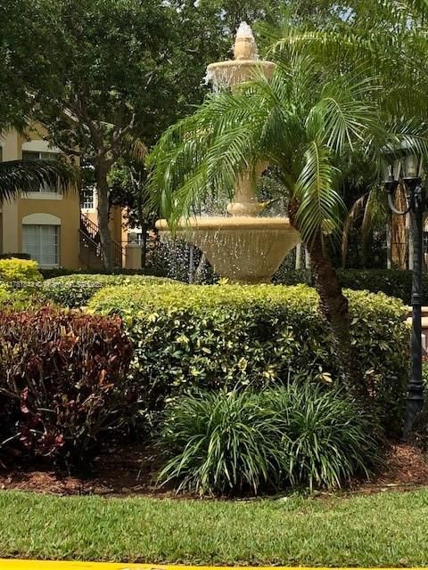 Recently Rented: $2,100 (3 beds, 2 baths, 1300 Square Feet)