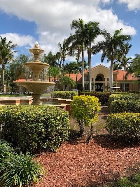 Recently Rented: $2,100 (3 beds, 2 baths, 1300 Square Feet)