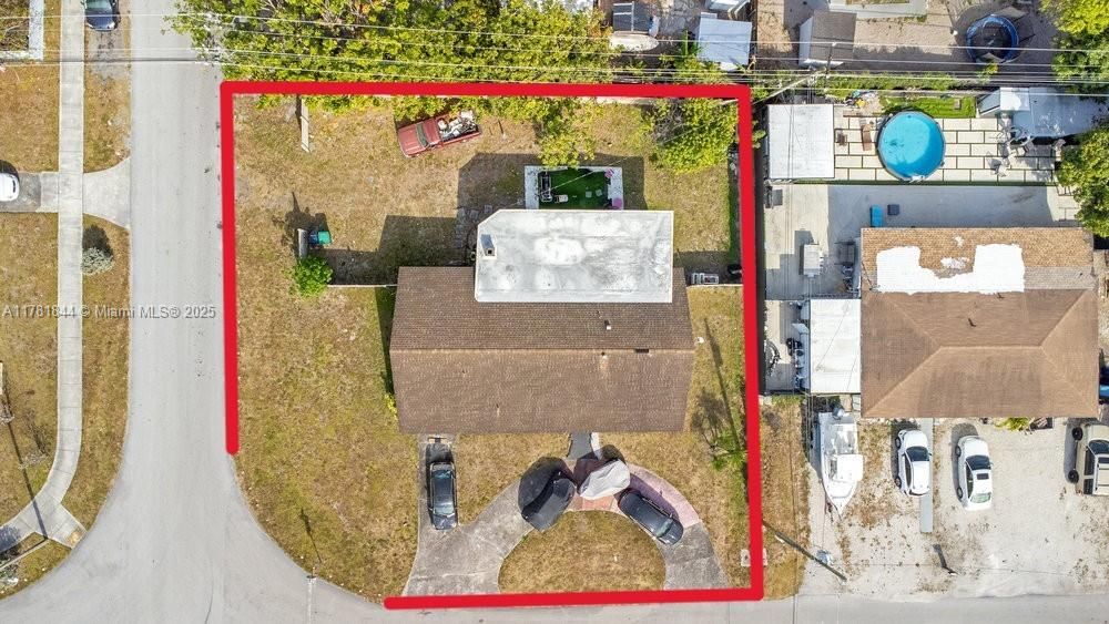 Recently Sold: $480,000 (3 beds, 2 baths, 2070 Square Feet)