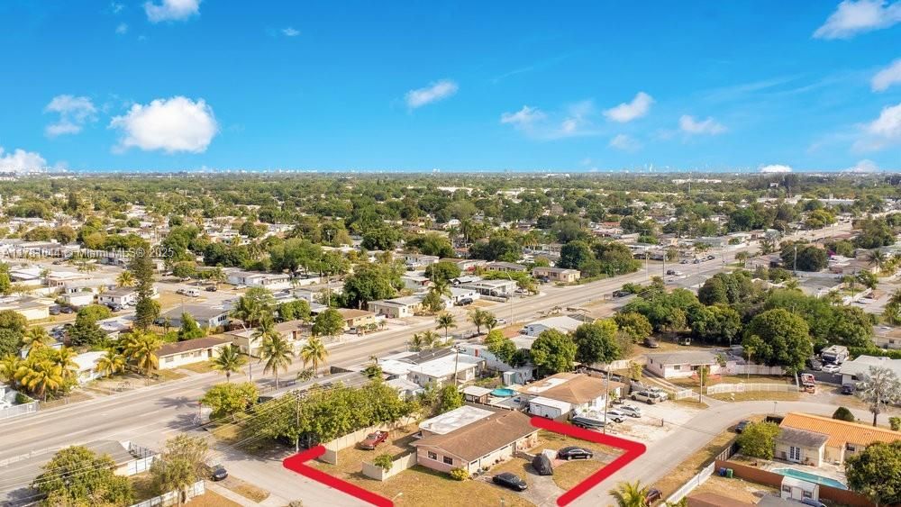 Recently Sold: $480,000 (3 beds, 2 baths, 2070 Square Feet)