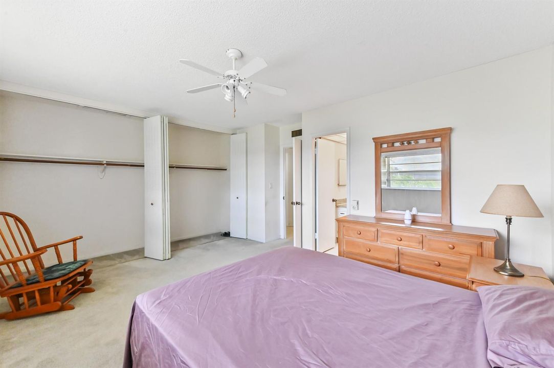 18 bedroom 02
