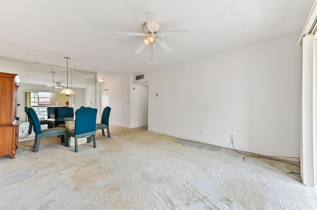 11 living room 02