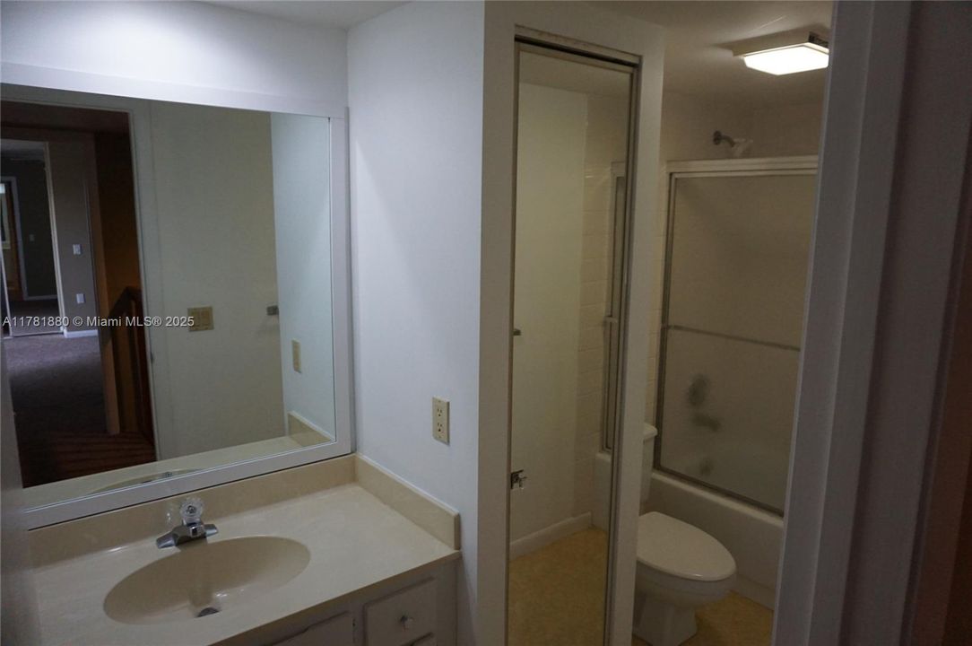 Recently Rented: $1,950 (2 beds, 2 baths, 1236 Square Feet)