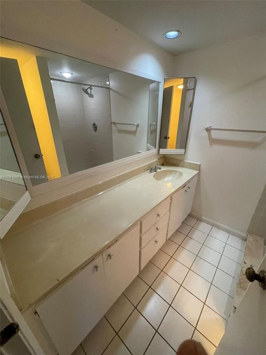 Recently Rented: $1,950 (2 beds, 2 baths, 1236 Square Feet)