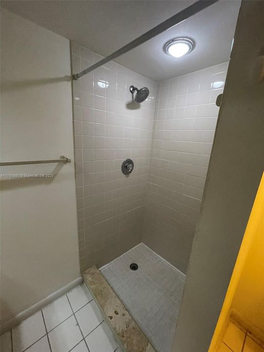 Recently Rented: $1,950 (2 beds, 2 baths, 1236 Square Feet)