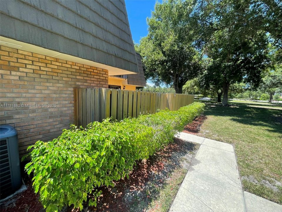 Recently Rented: $1,950 (2 beds, 2 baths, 1236 Square Feet)