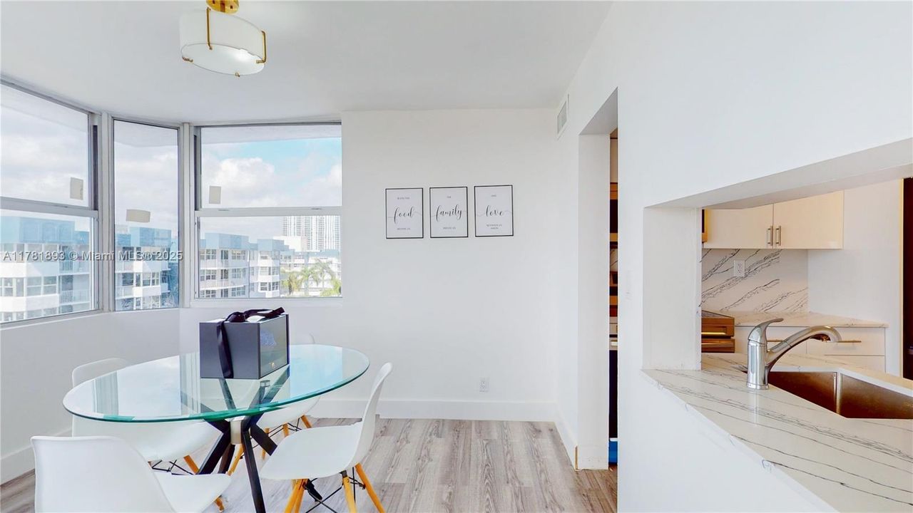 Recently Sold: $318,000 (2 beds, 2 baths, 1213 Square Feet)